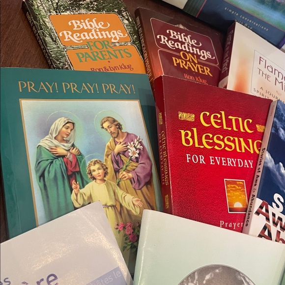 Assorted Inspirational Book Collection - Picture 7 of 9